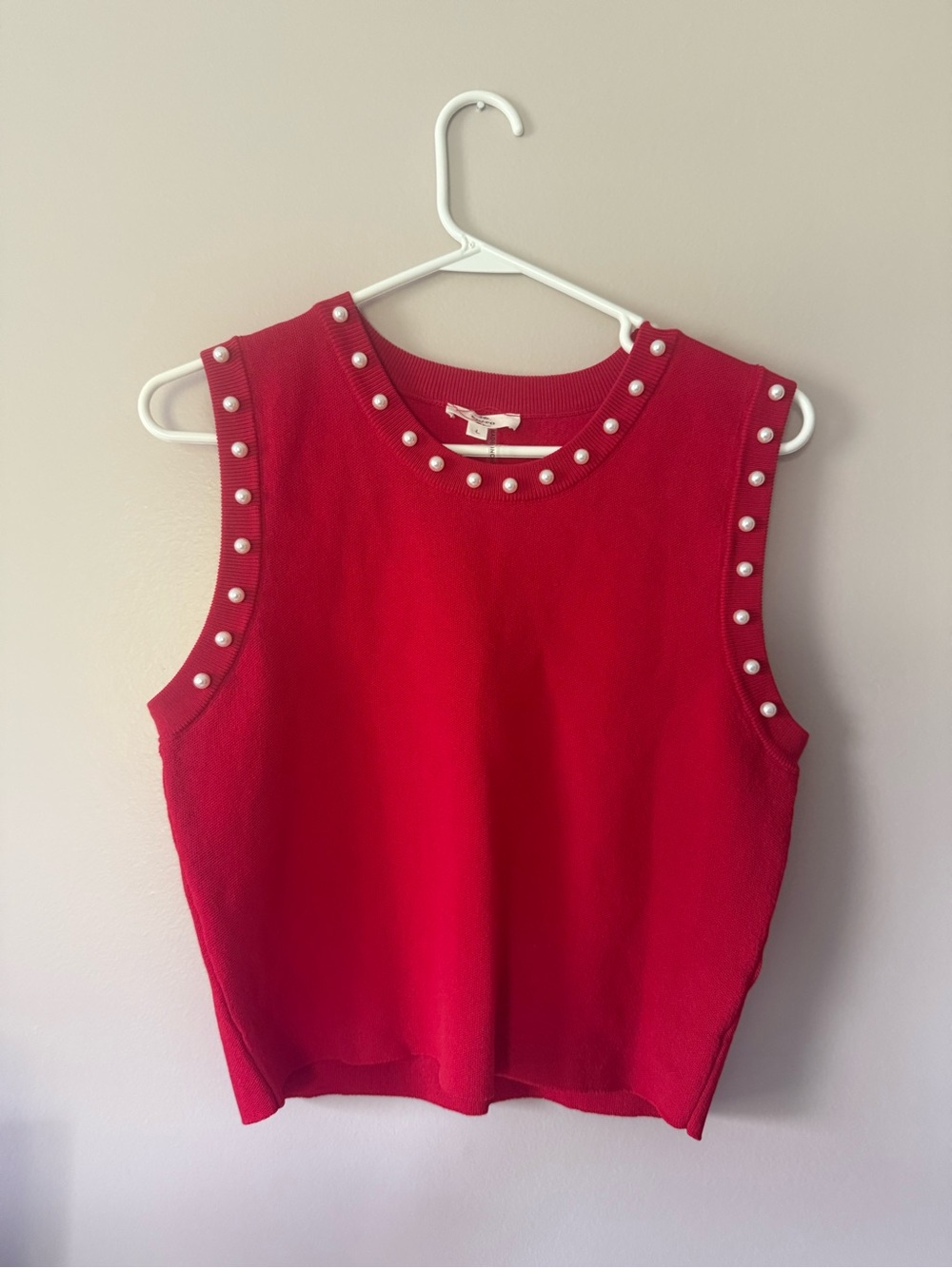 entro Red Pearl-Trim Sleeveless Knit Tank